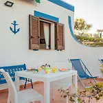 Residenza Ormos - Dimore Sul Mare מלון דירות 4*